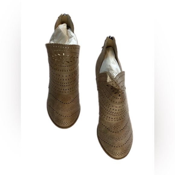 Not Rated Booties size 8  New  no box  never wore - Picture 8 of 14